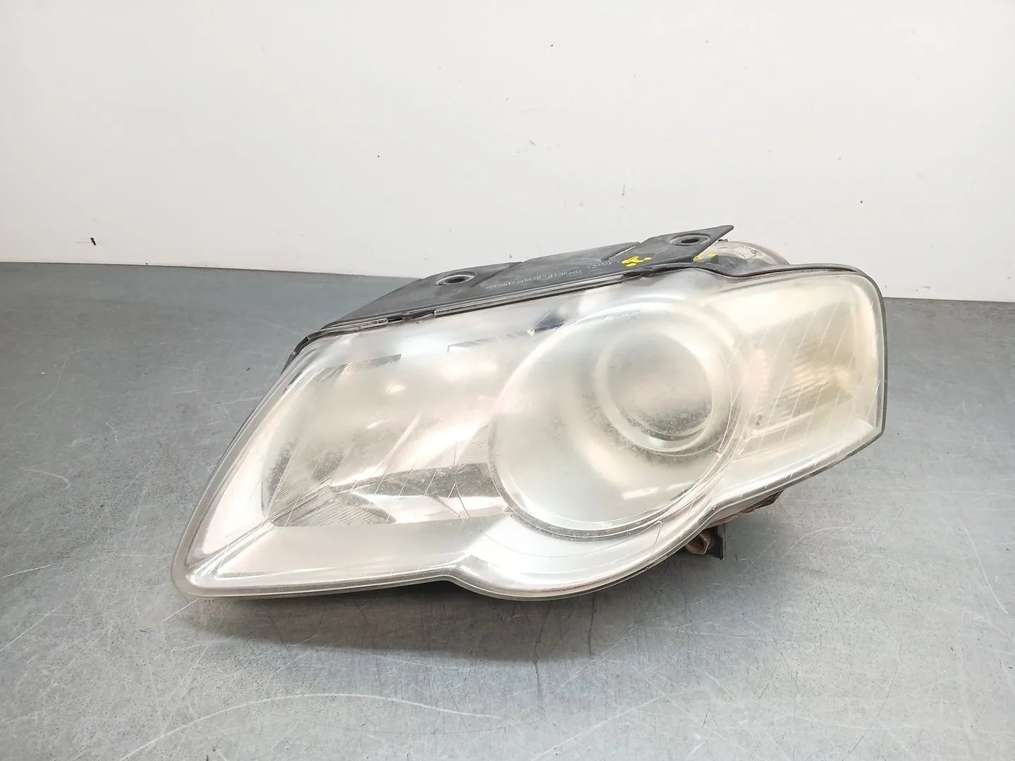 Faro Izquierdo para Volkswagen Passat B6 (3C2)