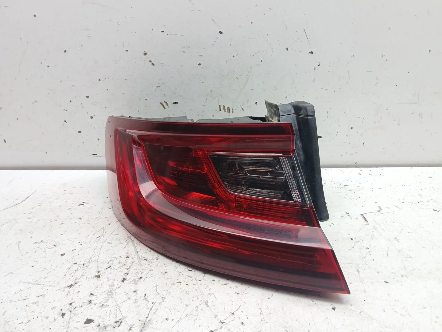 Piloto Trasero Izquierdo para Renault Megane Iv Hatchback (B9A/M/N_)