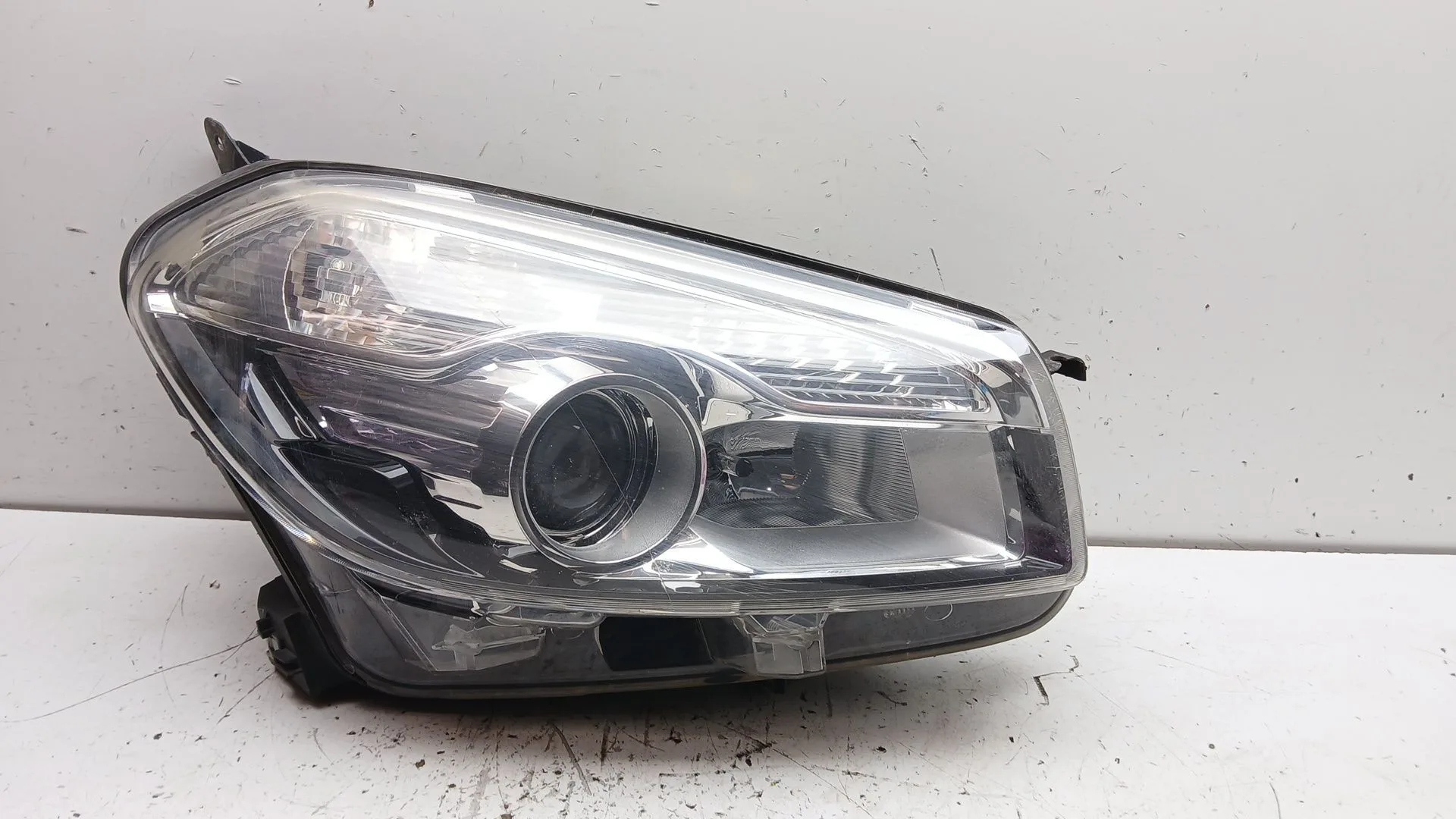 Faro Derecho para Nissan Qashqai I (J10, Nj10)