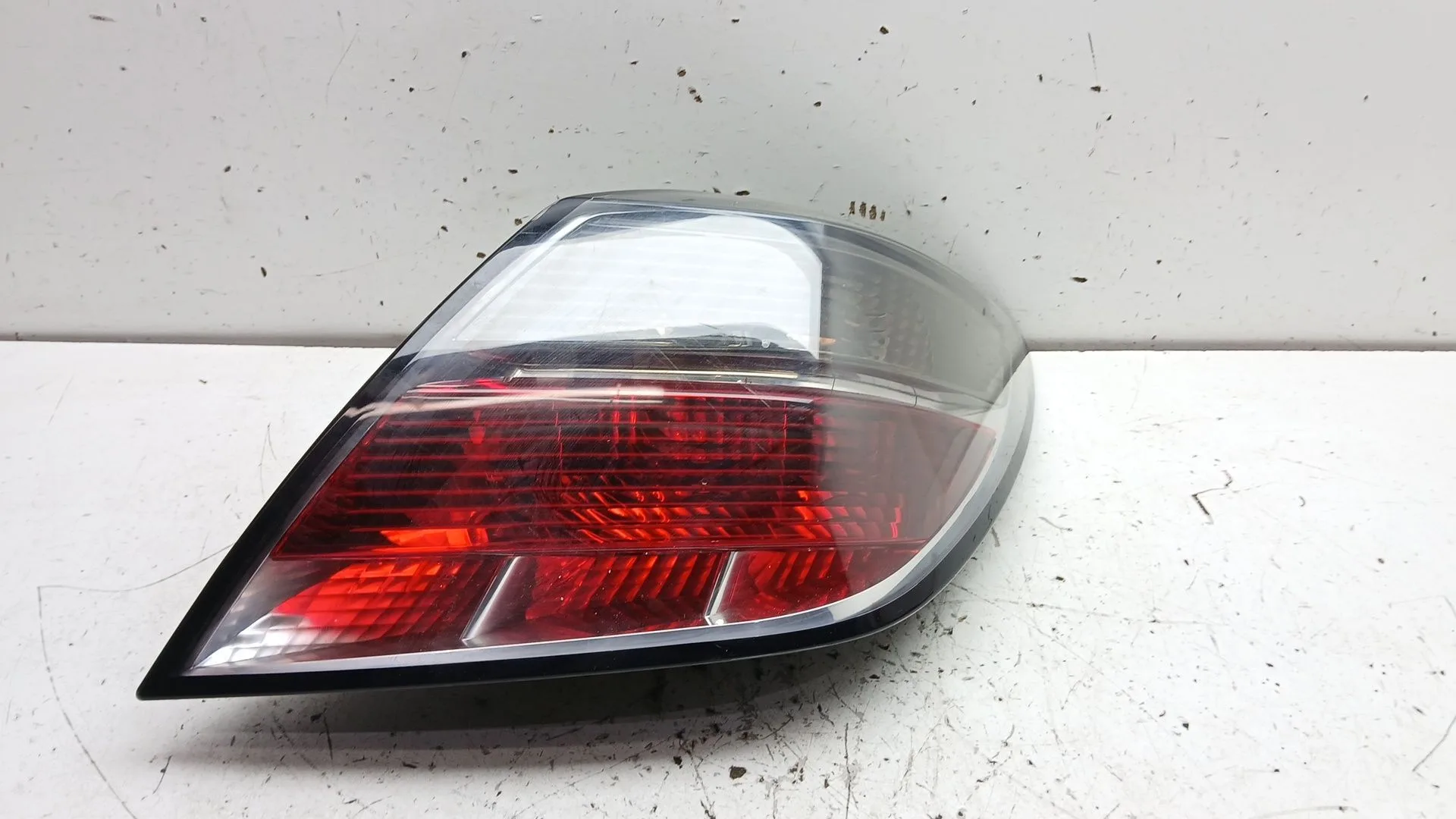 Piloto Trasero Izquierdo para Opel Astra H Gtc (A04)