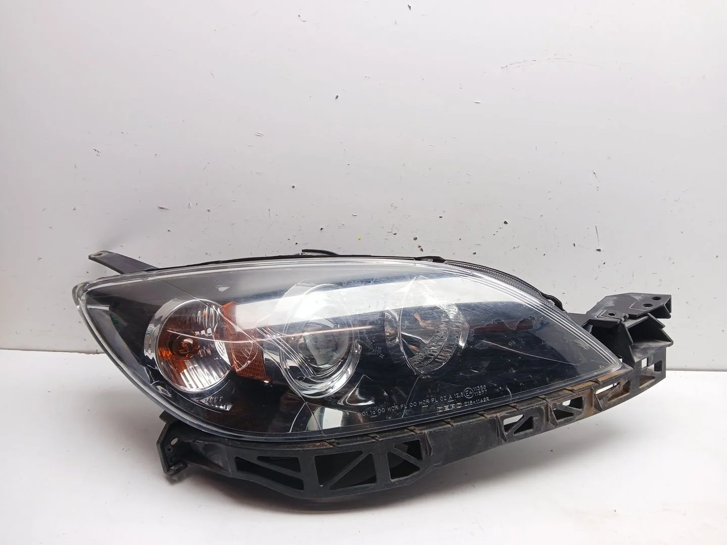 Faro Derecho para Mazda 3 (Bk)