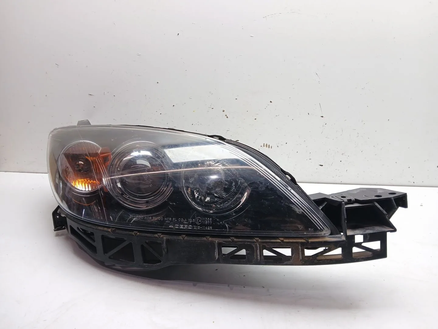 Faro Derecho para Mazda 3 (Bk)
