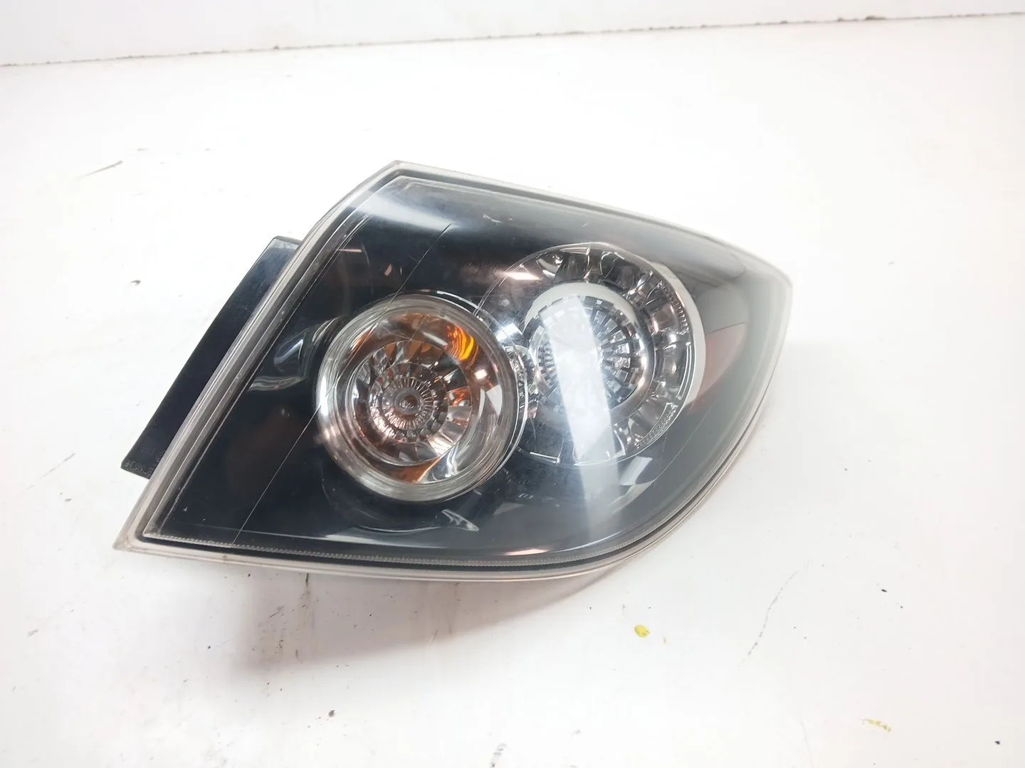 Piloto Trasero Derecho para Mazda 3 (Bk)