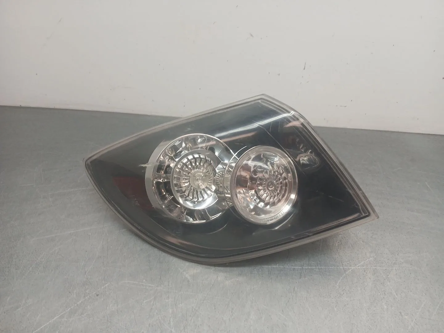 Piloto Trasero Izquierdo para Mazda 3 (Bk)