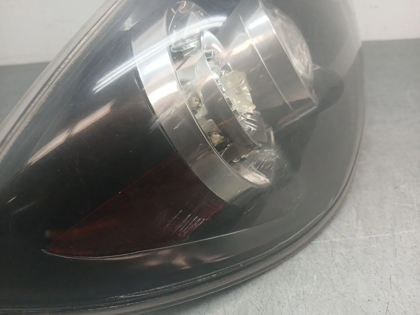 Piloto Trasero Izquierdo para Mazda 3 (Bk)