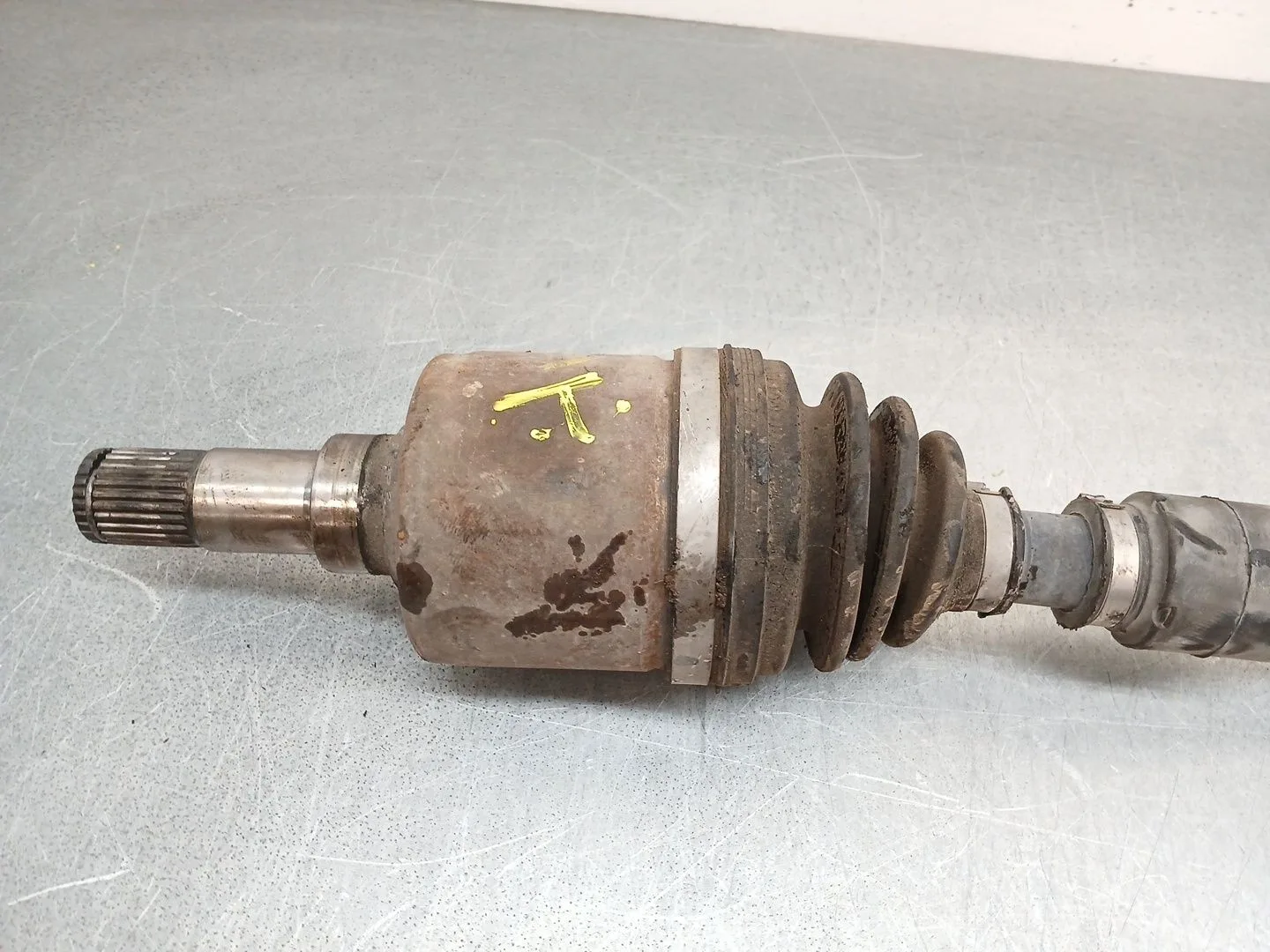Transmision Delantera Izquierda para Mazda 3 (Bk)