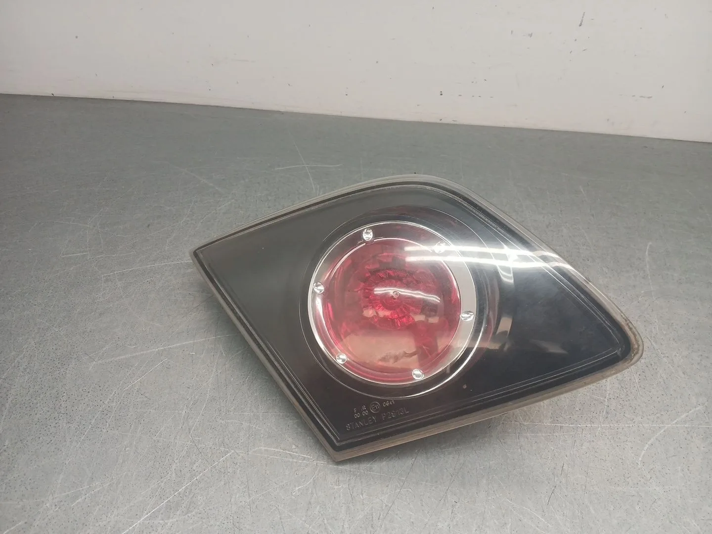 Piloto Trasero Izquierdo Interior para Mazda 3 (Bk)