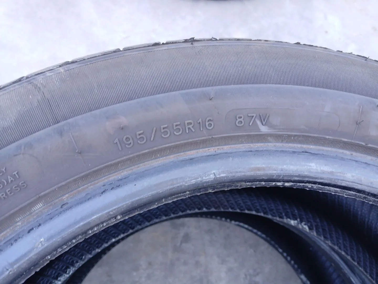 Neumatico para Ford Fusion (Ju_)