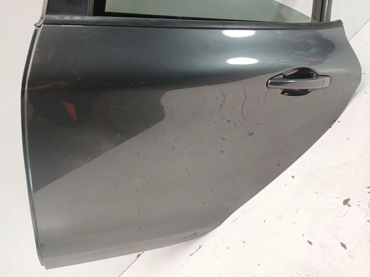 Puerta Trasera Izquierda para Peugeot 208 I (Ca_, Cc_)