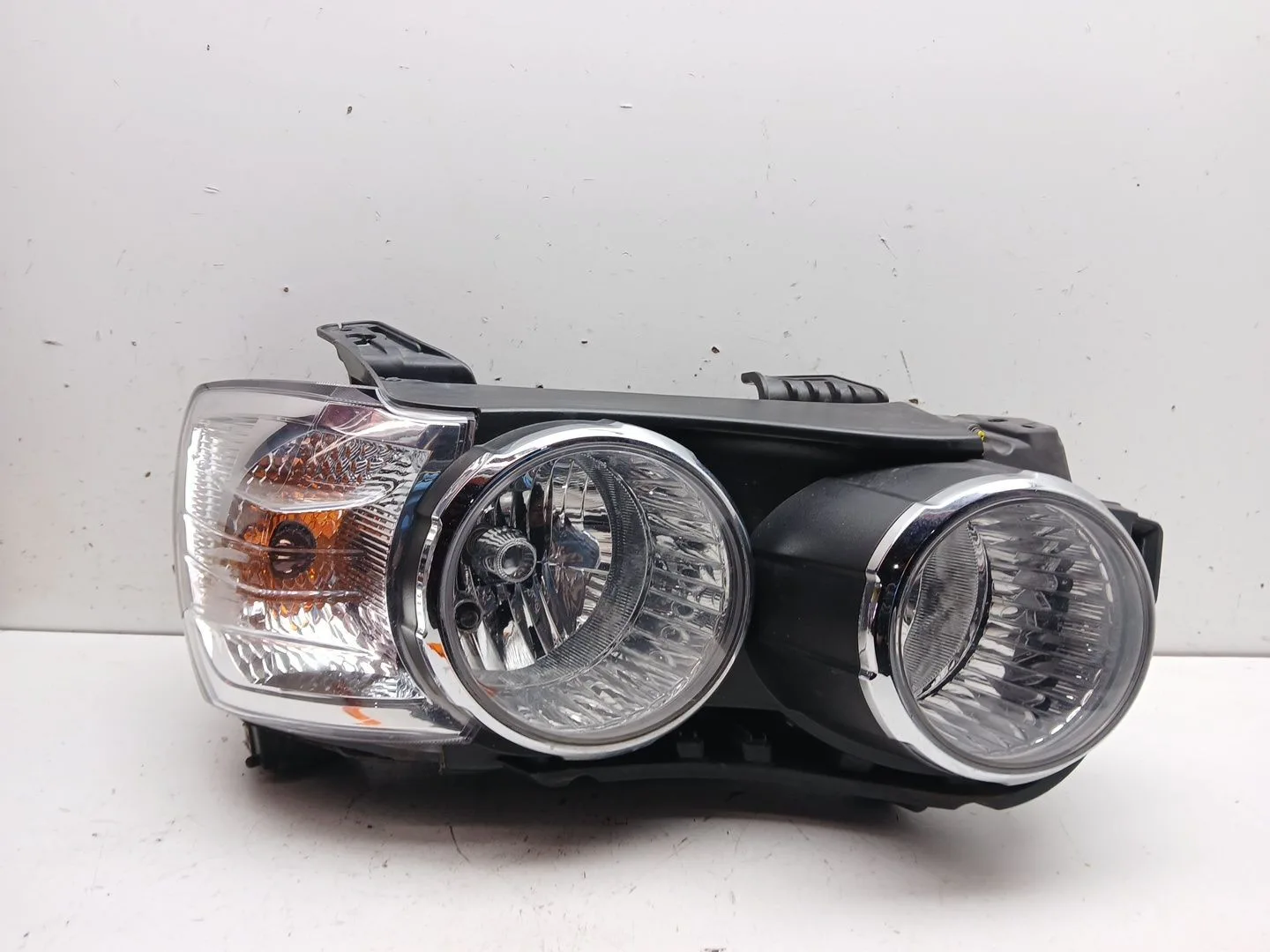 Faro Derecho para Chevrolet Aveo Sedan (T300)