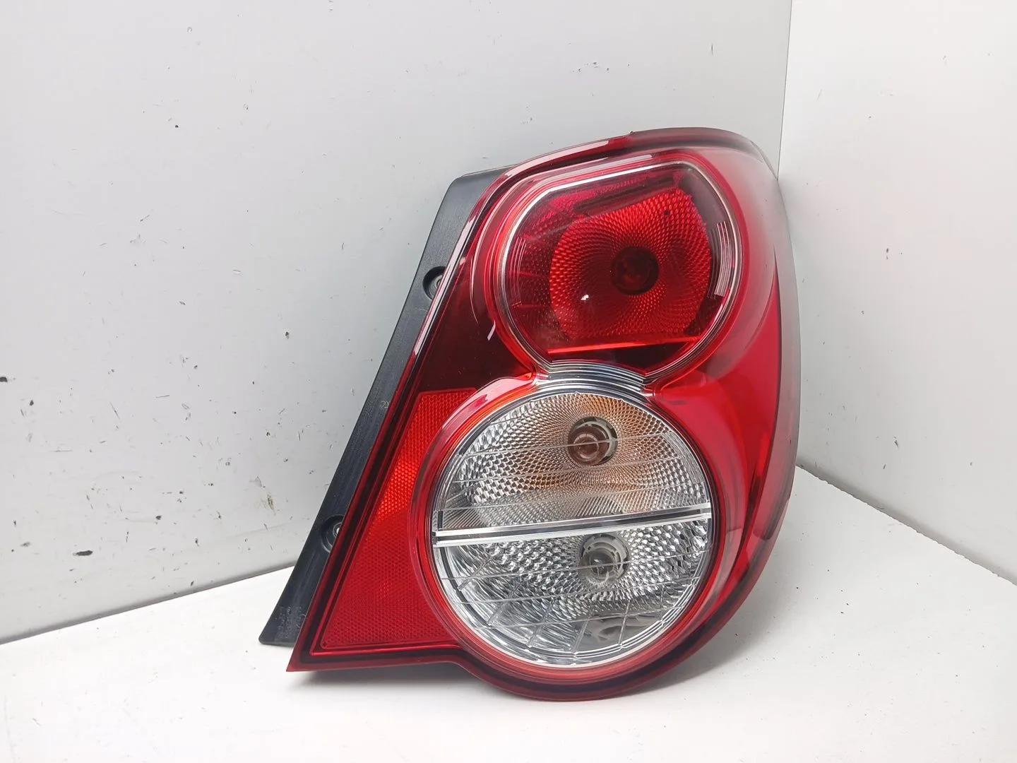 Piloto Trasero Derecho para Chevrolet Aveo Sedan (T300)