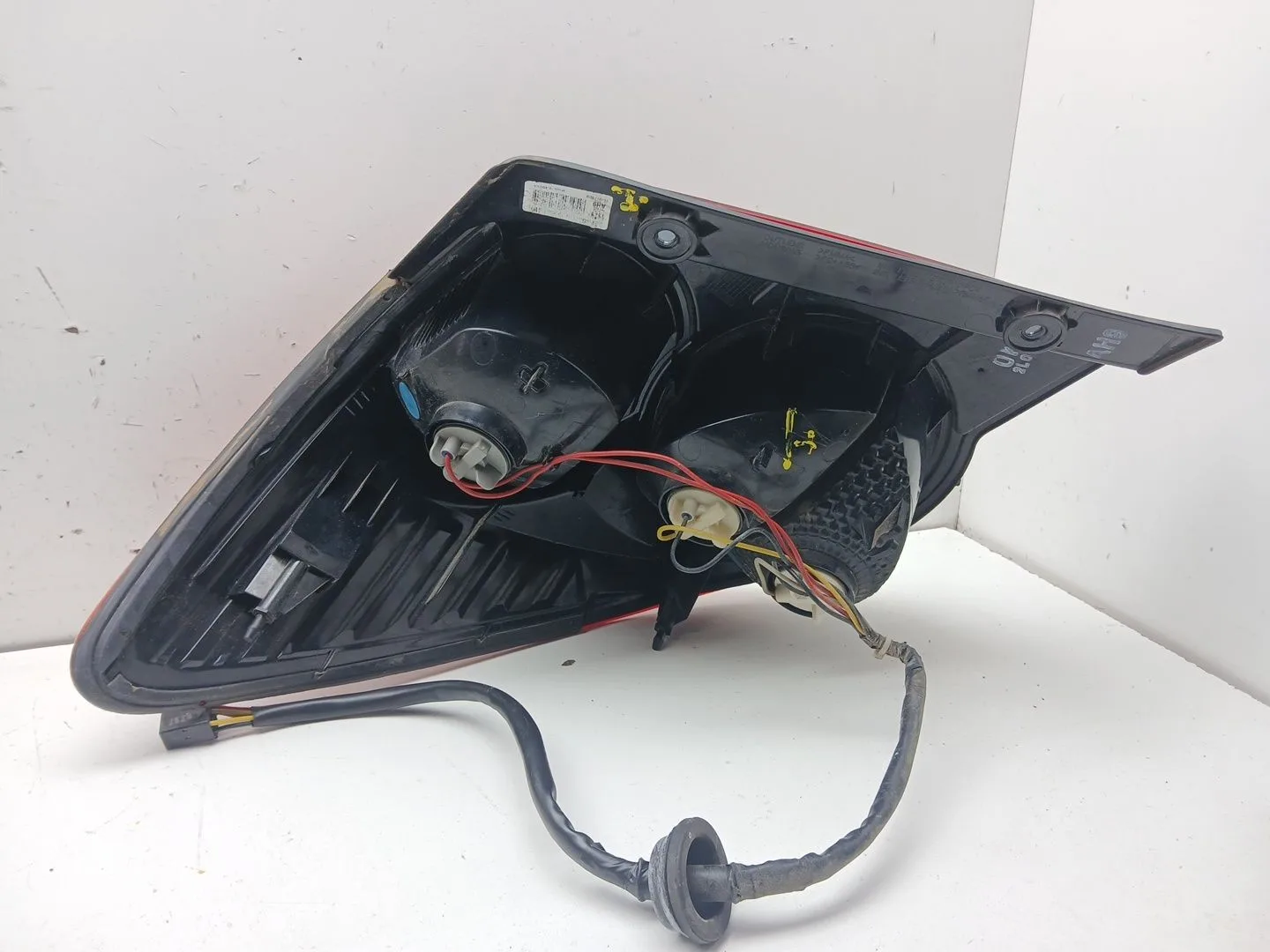 Piloto Trasero Derecho para Chevrolet Aveo Sedan (T300)