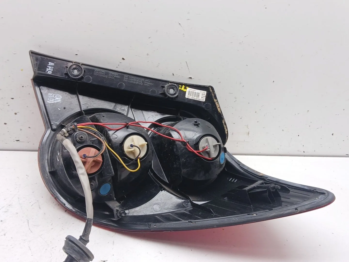 Piloto Trasero Izquierdo para Chevrolet Aveo Sedan (T300)
