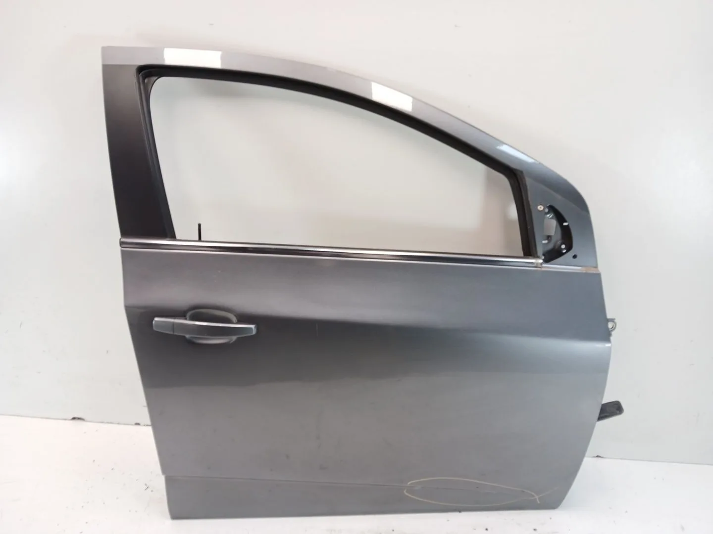 Puerta Delantera Derecha para Chevrolet Aveo Sedan (T300)