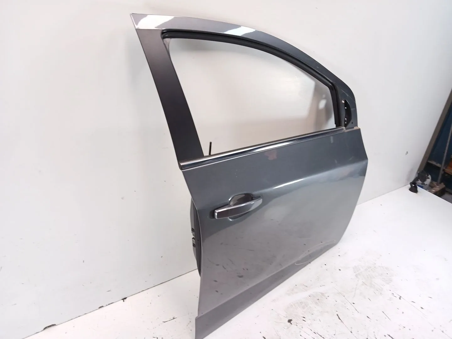 Puerta Delantera Derecha para Chevrolet Aveo Sedan (T300)