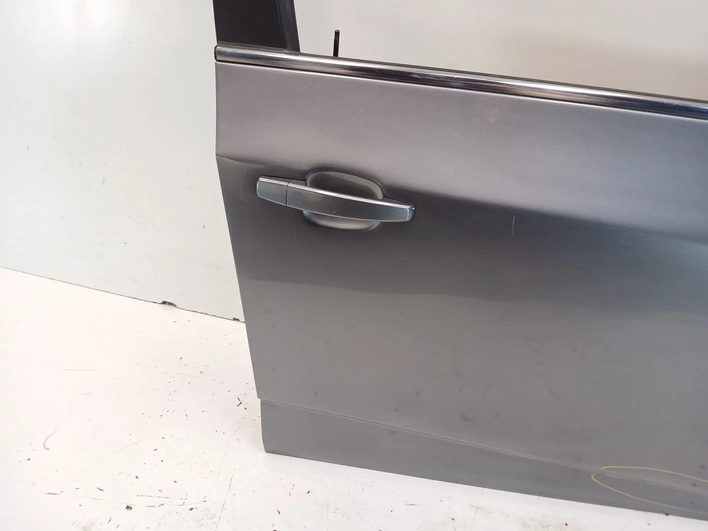 Puerta Delantera Derecha para Chevrolet Aveo Sedan (T300)