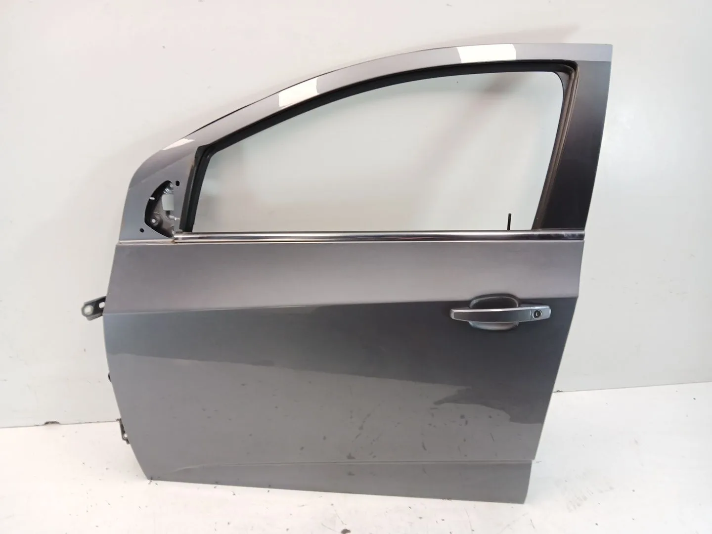 Puerta Delantera Izquierda para Chevrolet Aveo Sedan (T300)