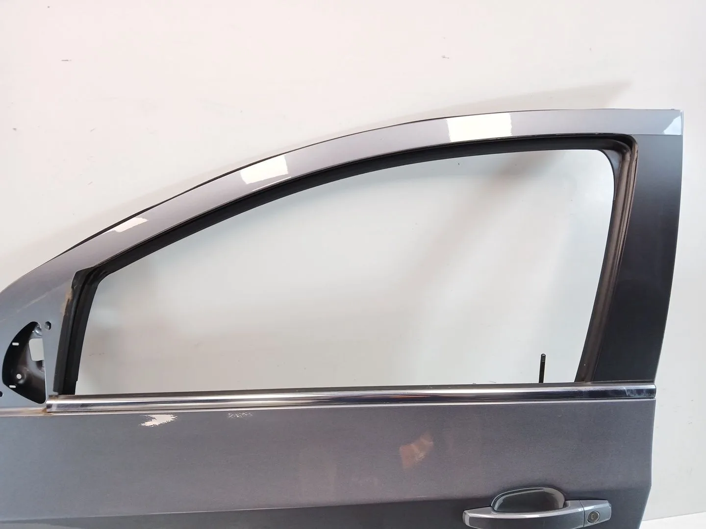 Puerta Delantera Izquierda para Chevrolet Aveo Sedan (T300)