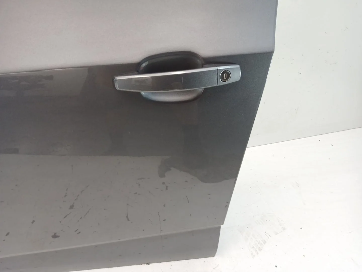 Puerta Delantera Izquierda para Chevrolet Aveo Sedan (T300)