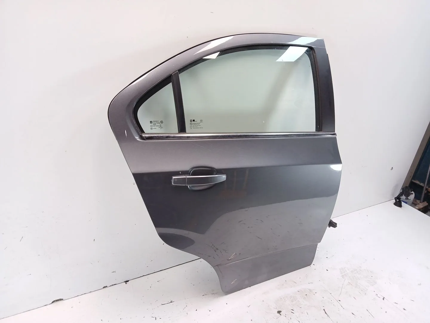 Puerta Trasera Derecha para Chevrolet Aveo Sedan (T300)