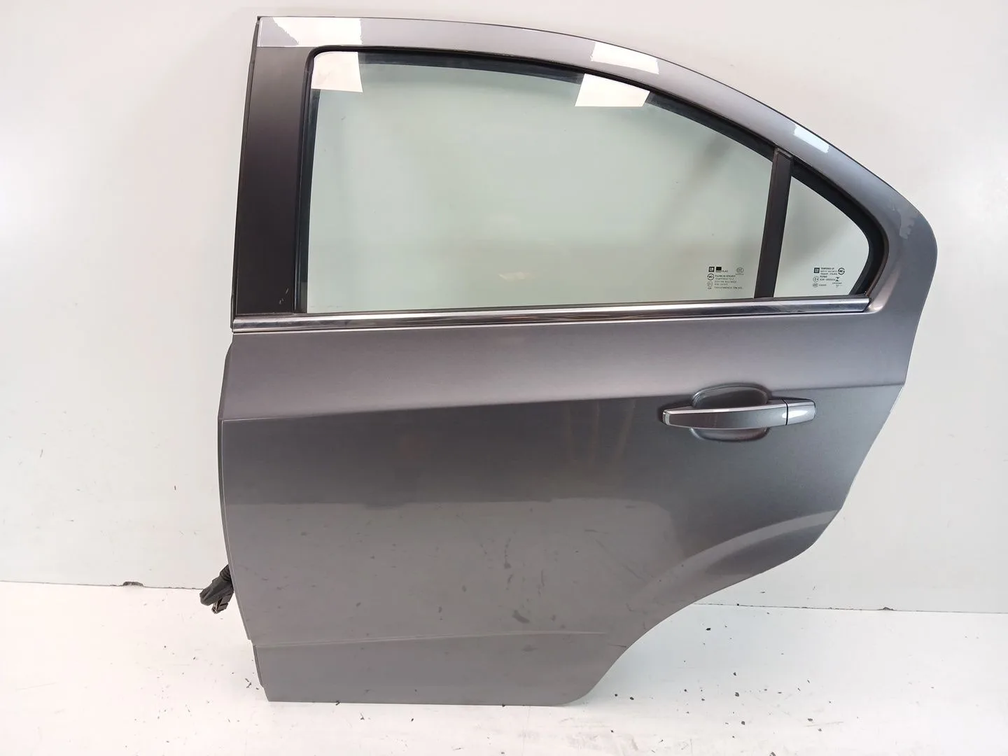 Puerta Trasera Izquierda para Chevrolet Aveo Sedan (T300)