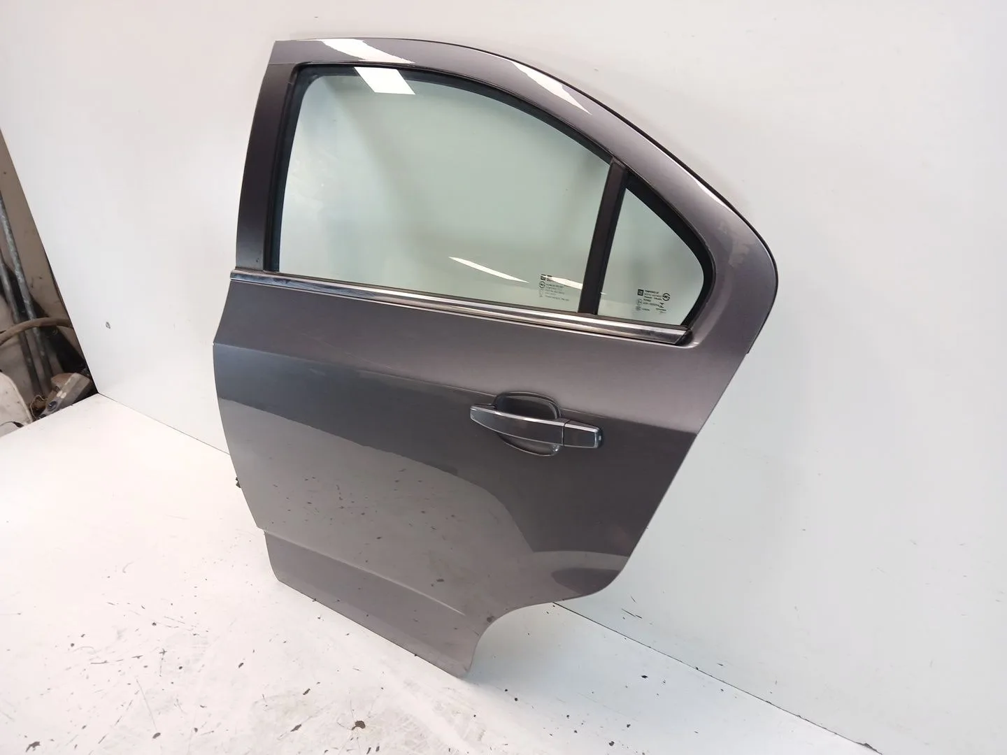 Puerta Trasera Izquierda para Chevrolet Aveo Sedan (T300)