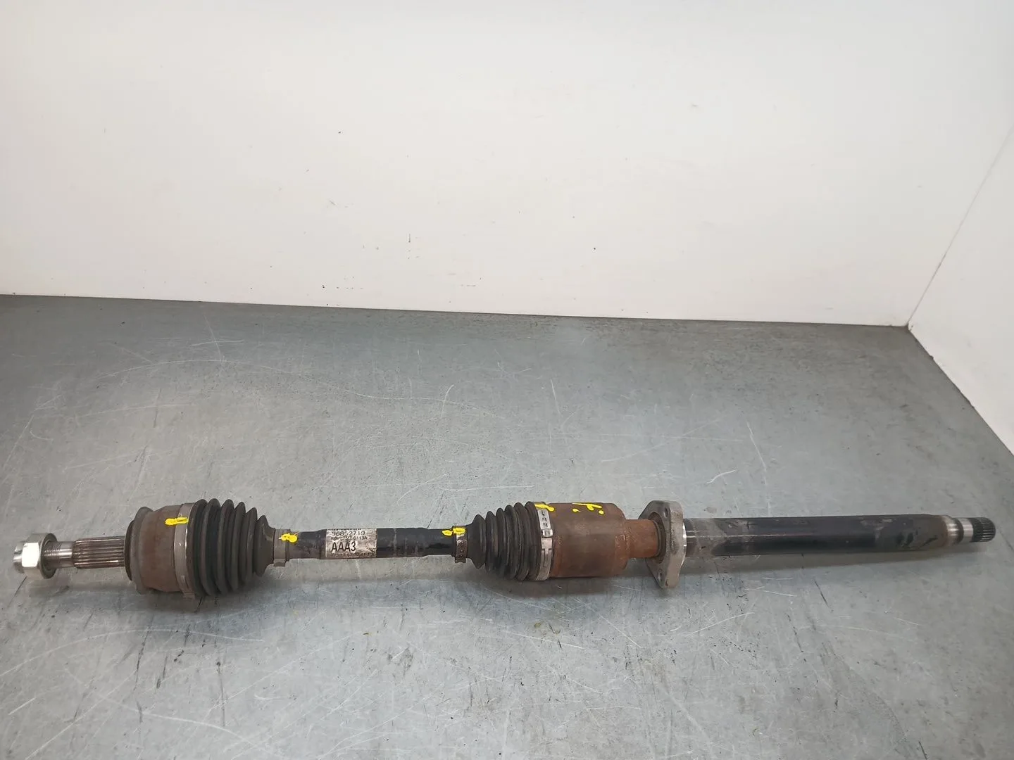 Transmision Delantera Derecha para Chevrolet Aveo Sedan (T300)