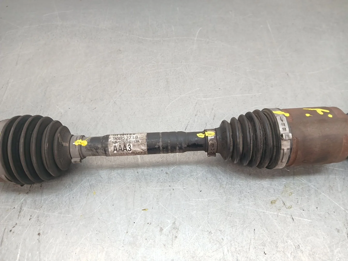Transmision Delantera Derecha para Chevrolet Aveo Sedan (T300)