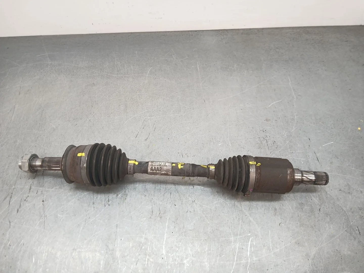 Transmision Delantera Izquierda para Chevrolet Aveo Sedan (T300)