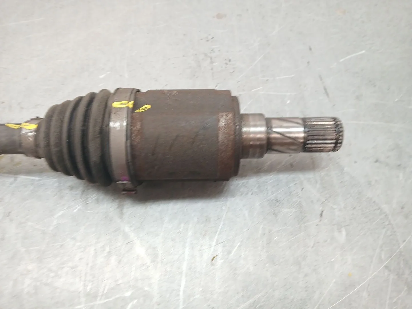 Transmision Delantera Izquierda para Chevrolet Aveo Sedan (T300)