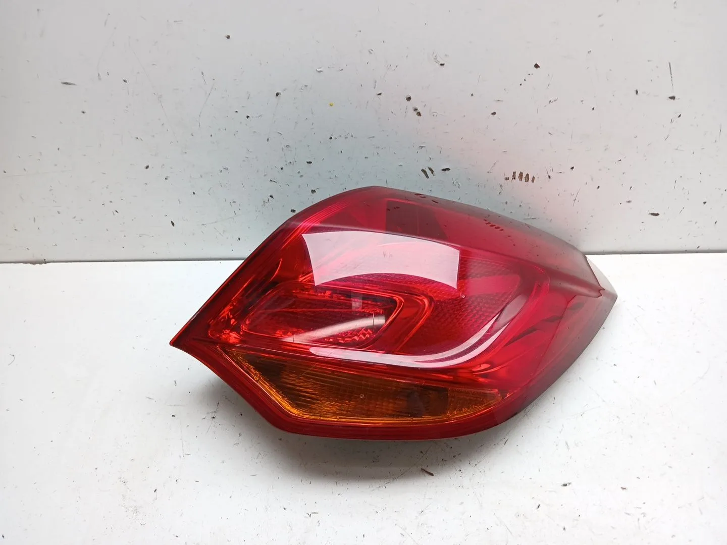 Piloto Trasero Derecho para Opel Astra J (P10)