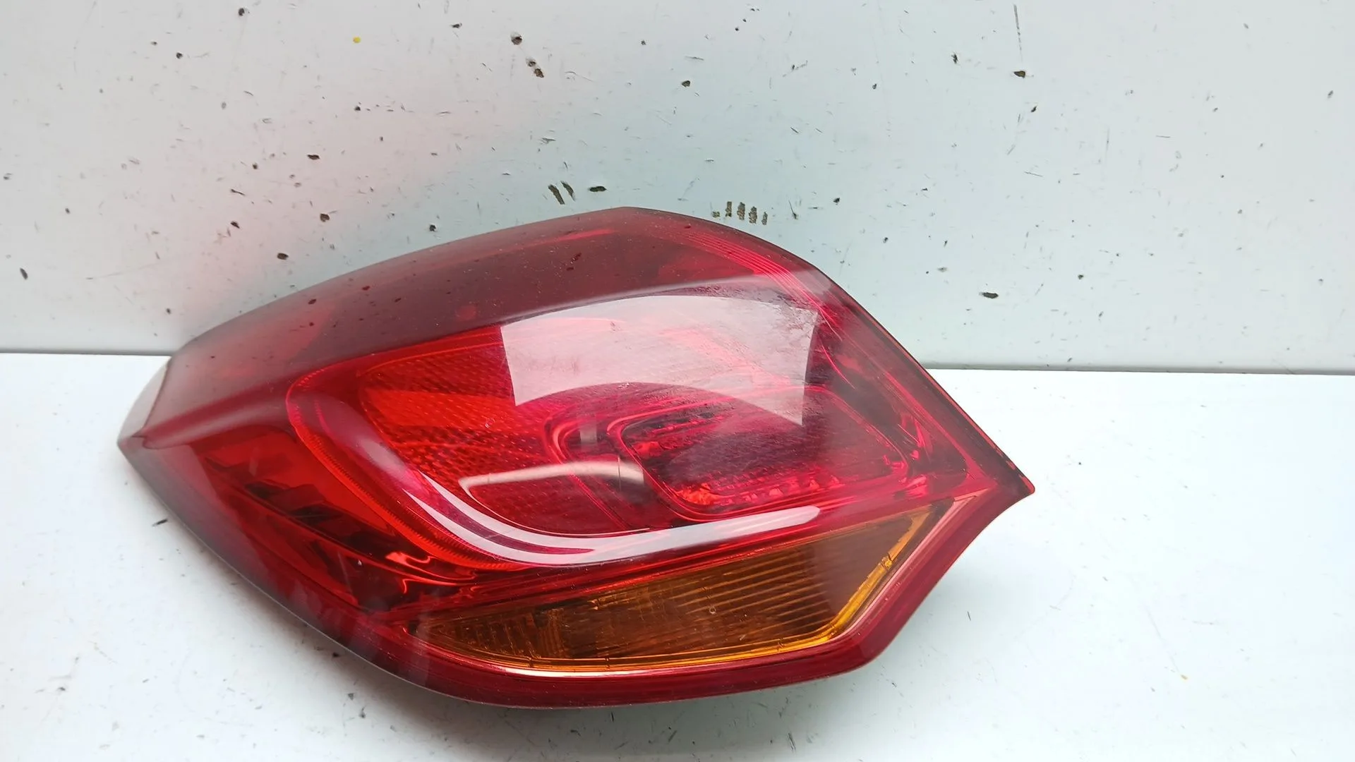 Piloto Trasero Izquierdo para Opel Astra J (P10)