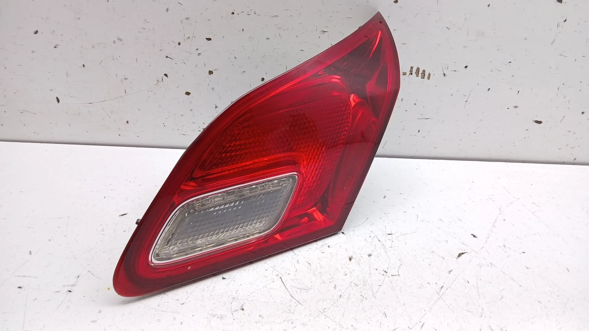 Piloto Trasero Derecho Interior para Opel Astra J (P10)
