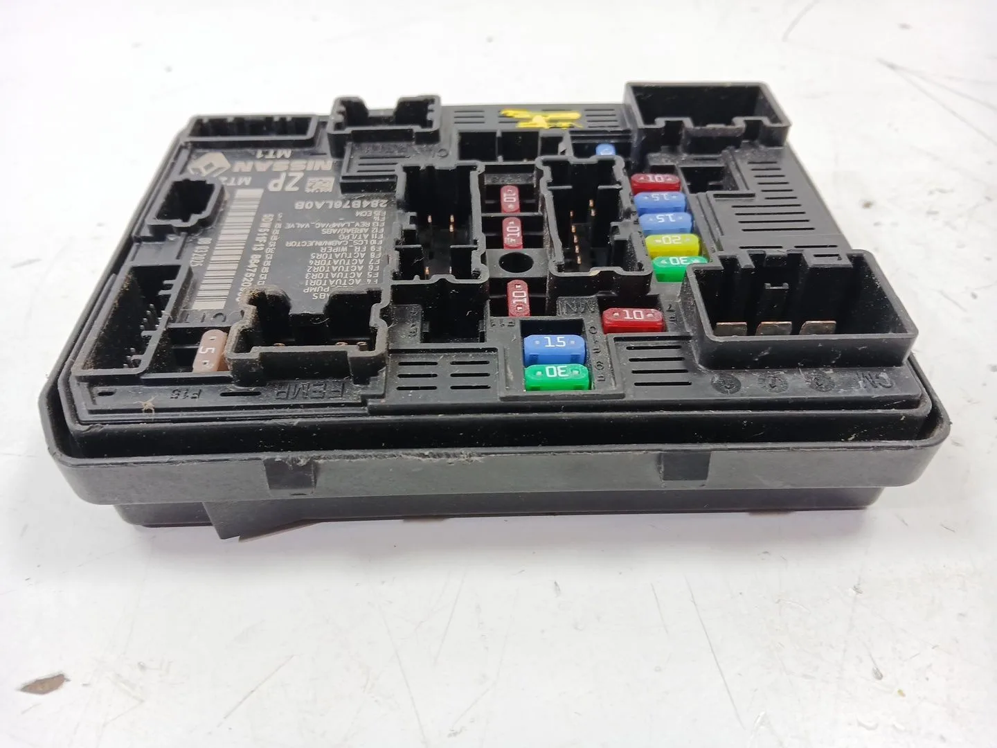 Caja Reles / Fusibles para Nissan Juke (F16_)