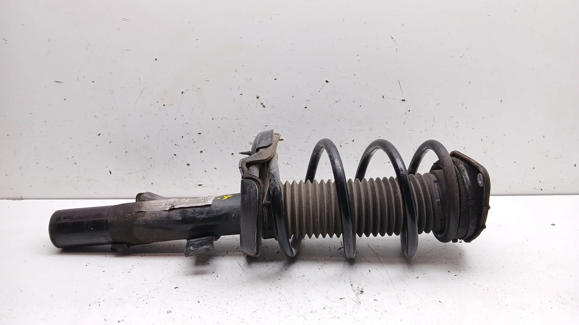 Amortiguador Delantero Izquierdo para Volvo V40 Hatchback (525)