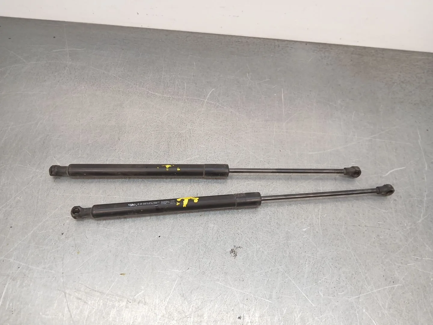 Amortiguadores Maletero / Porton para Peugeot 208