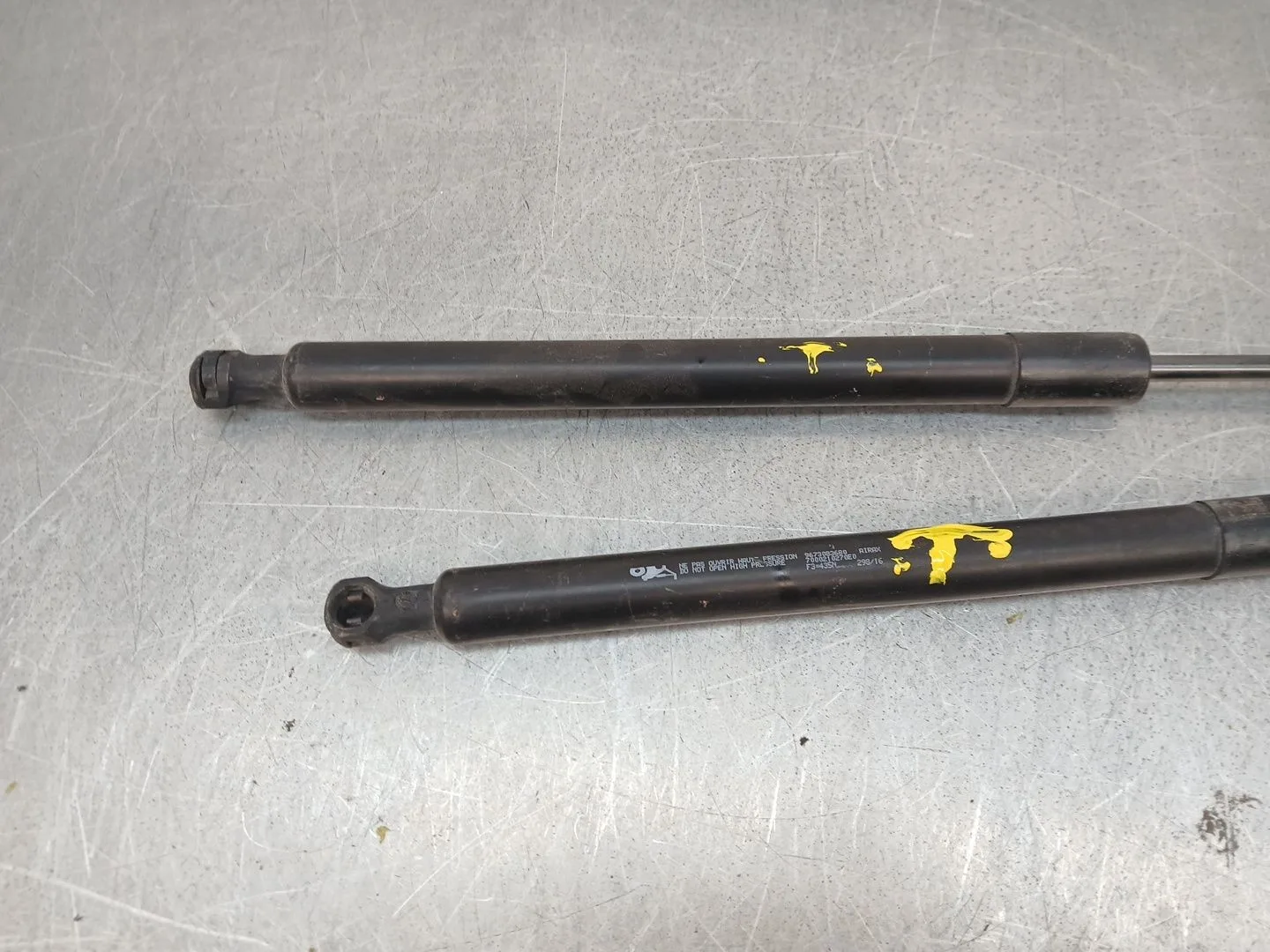 Amortiguadores Maletero / Porton para Peugeot 208