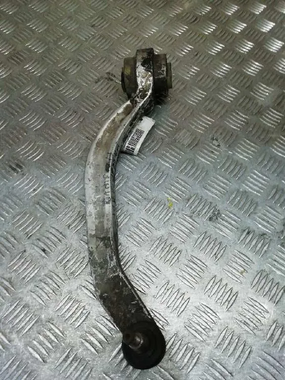 Brazo Suspension Inferior Delantero Izquierdo para Volkswagen Passat Berlina (3B2)
