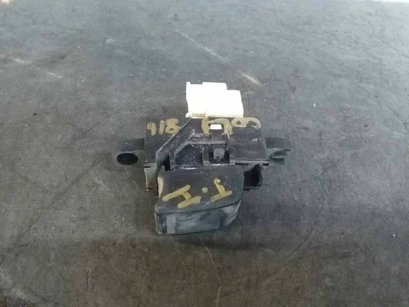 Mando Elevalunas Trasero Izquierdo para Nissan X-Trail (T30)