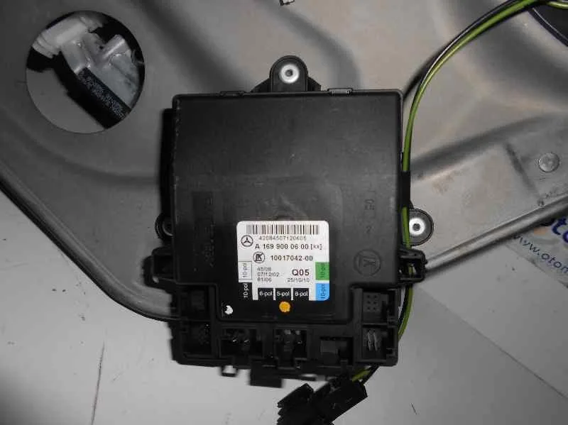 Elevalunas Delantero Derecho para Mercedes-Benz Clase A (W169)