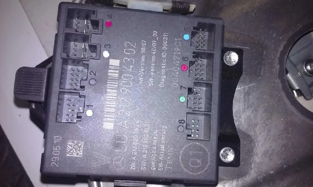 Elevalunas Delantero Derecho para Mercedes-Benz Clase C (W204) Berlina