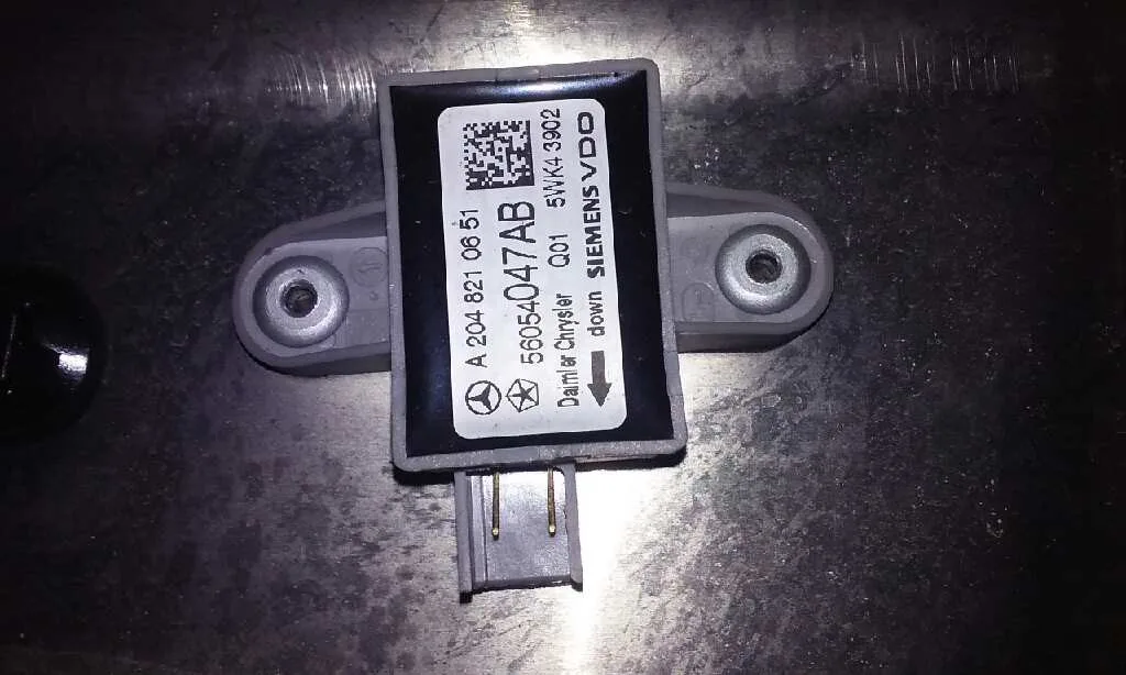 Elevalunas Delantero Derecho para Mercedes-Benz Clase C (W204) Berlina