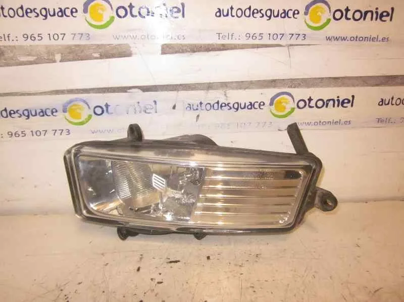 Faro Antiniebla Derecho para Audi A6 Berlina (4F2)