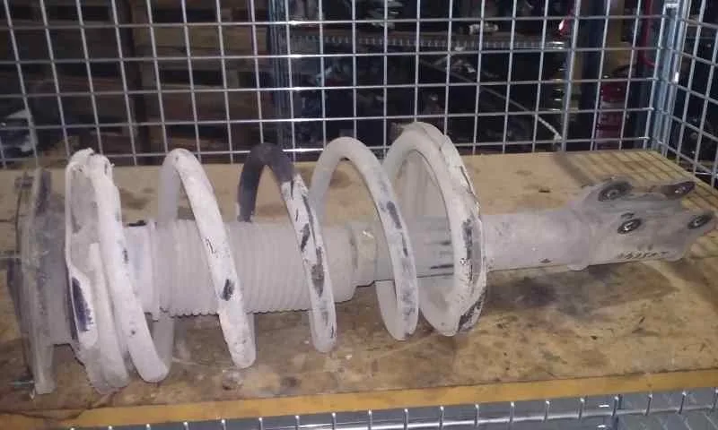 Amortiguador Delantero Derecho para Kia Carnival