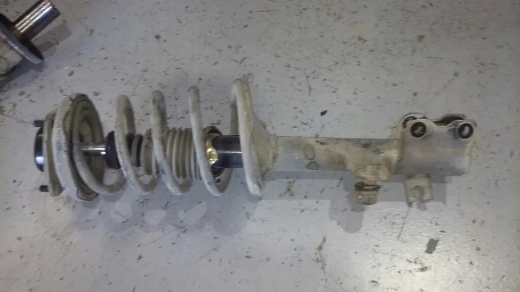 Amortiguador Delantero Derecho para Nissan X-Trail (T30)
