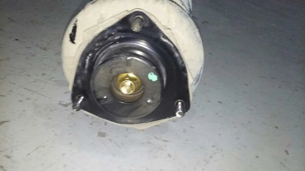 Amortiguador Delantero Derecho para Nissan X-Trail (T30)