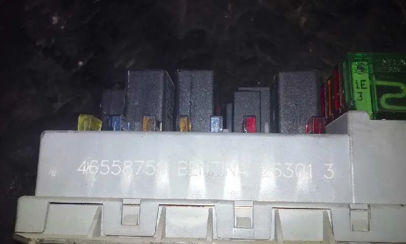 Caja Reles / Fusibles para Alfa Romeo 147 (190)