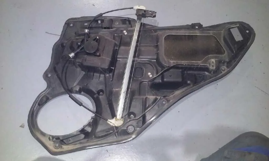 Elevalunas Trasero Izquierdo para Mazda 6 Berlina (Gg)