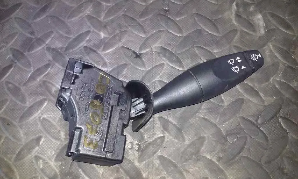 Mando Limpia para Ford Fiesta (Cbk)