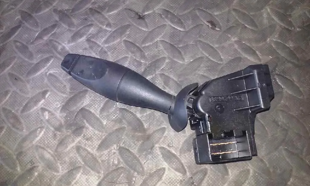 Mando Limpia para Ford Fiesta (Cbk)